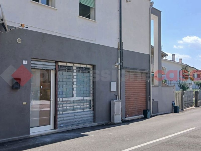 Trilocale in Vendita a Roveredo di Guà, 93'000€, 90 m²