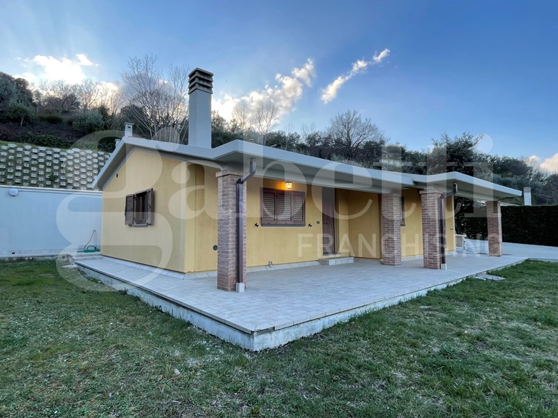 Casa Indipendente in Vendita a Bettona, 180'000&euro;, 85 m²