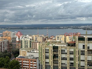 Appartamento in Vendita a Taranto, 130'000€, 150 m²