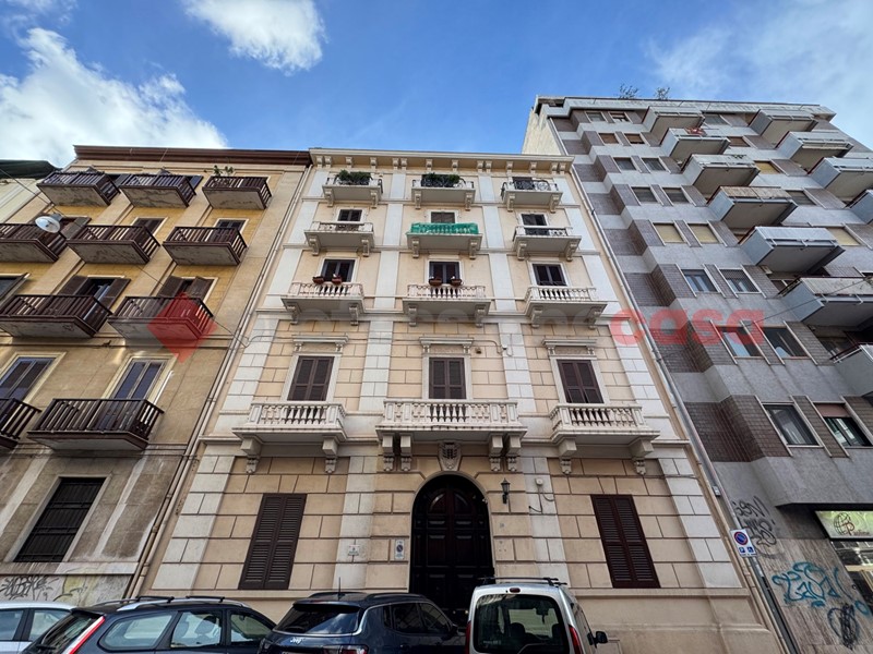 Appartamento in Vendita a Taranto, 345'000€, 318 m²