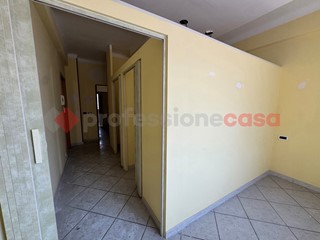 Ufficio in Vendita a Taranto, 89'000€, 127 m²