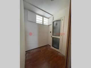 Negozio in Vendita a Taranto, 83'000€, 54 m²