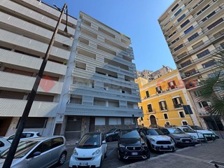 Appartamento in Affitto a Taranto, 1'100&euro;, 130 m²