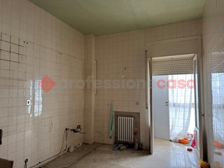 Appartamento in Vendita a Taranto, 275'000€, 237 m²