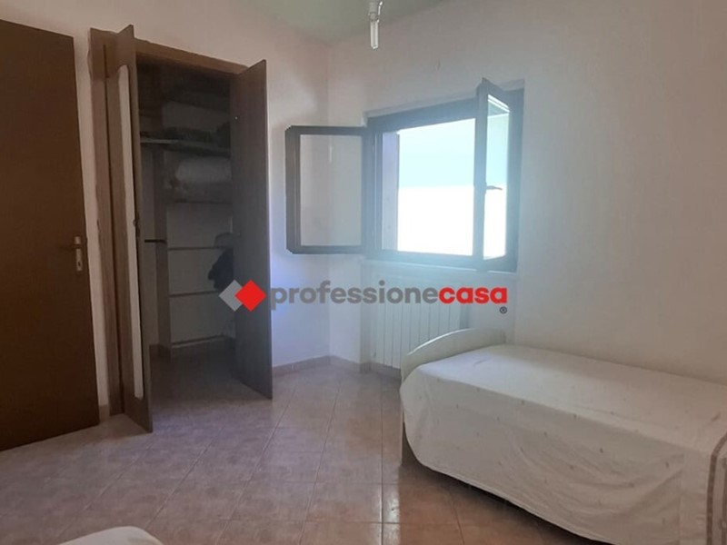 Villa in Vendita a Pomezia, 175'000€, 110 m²