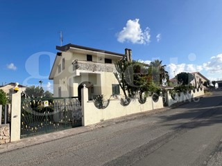 Casa Indipendente in Vendita a Amantea, 400'000€, 400 m², arredato