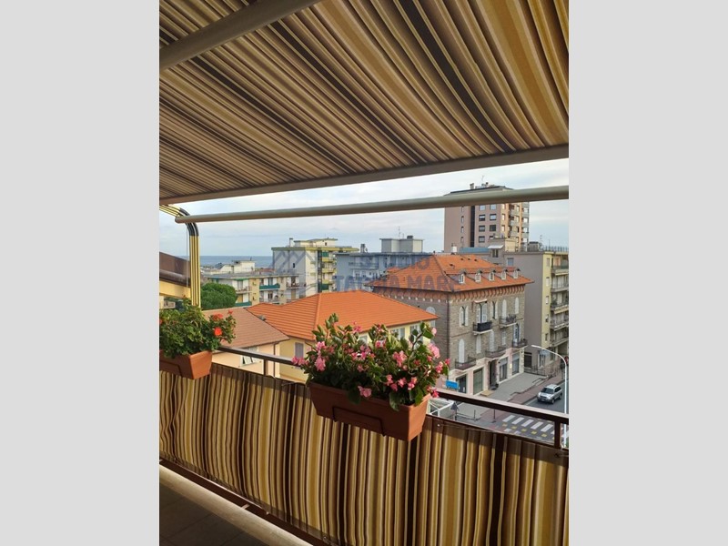 Quadrilocale in Vendita a Taggia, zona Arma Di Taggia, 259'000€, 140 m²