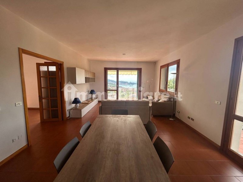 Appartamento in Affitto a Lerici, 200 m², arredato