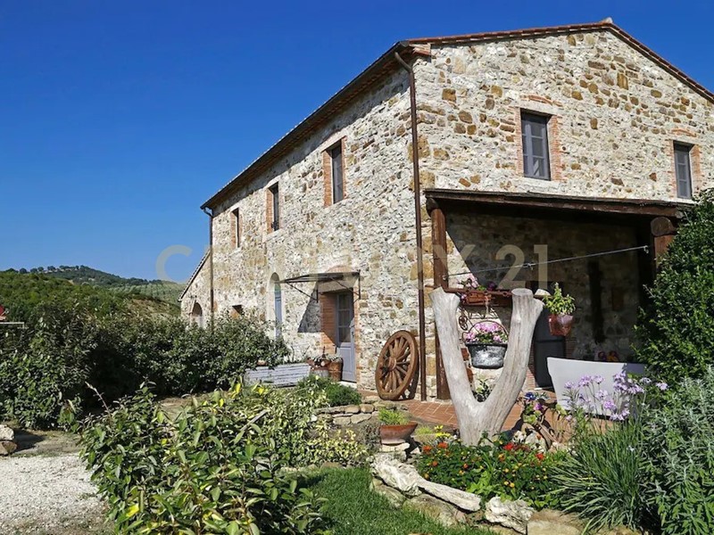 Casa Indipendente in Vendita a Manciano, 1'100'000€, 300 m²