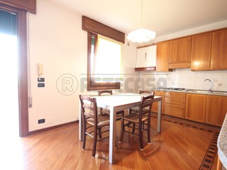Appartamento in Affitto a Quinto Vicentino, 1'050€, 165 m², arredato
