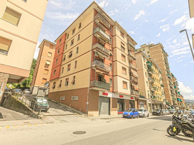Appartamento in Vendita a Campomorone, 128'000€, 132 m²