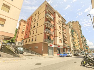 Appartamento in Vendita a Campomorone, 128'000€, 132 m²