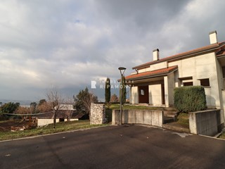 Villetta a schiera in Vendita a Oggiono, 255'000€, 150 m²