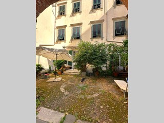 Appartamento in Vendita a Lucca, 1'100'000€, 530 m²