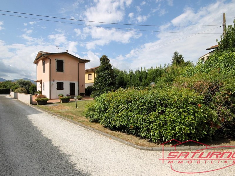 Villa in Vendita a Lucca, zona Santissima Annunziata, 379'000&euro;, 165 m²