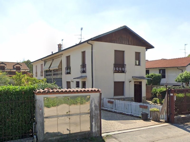 Trilocale in Vendita a Nerviano, 178'800€, 243 m²