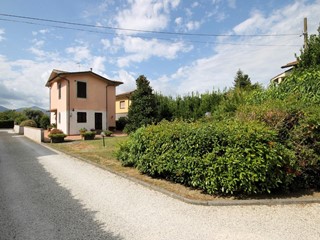 Villa in Vendita a Lucca, zona Santissima Annunziata, 379'000&euro;, 165 m²
