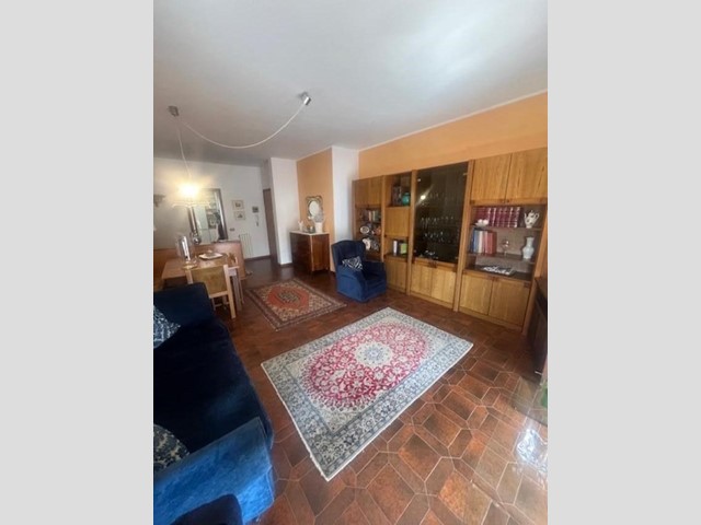 Appartamento in Vendita a Carrara, zona Marina di Carrara, 289'000€, 107 m², con Box