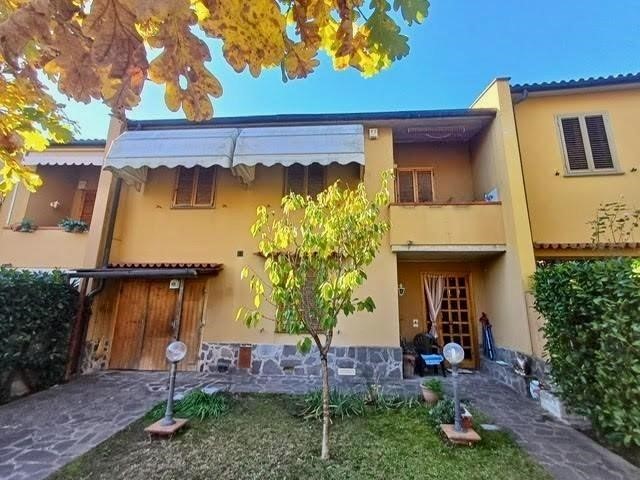 Villetta a schiera in Vendita a Calci, zona La Gabella, 380'000€, 250 m²