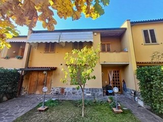 Villetta a schiera in Vendita a Calci, zona La Gabella, 380'000€, 250 m²