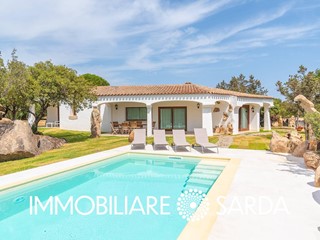 Villa in Vendita a Arzachena, 1'250'000€, 220 m²