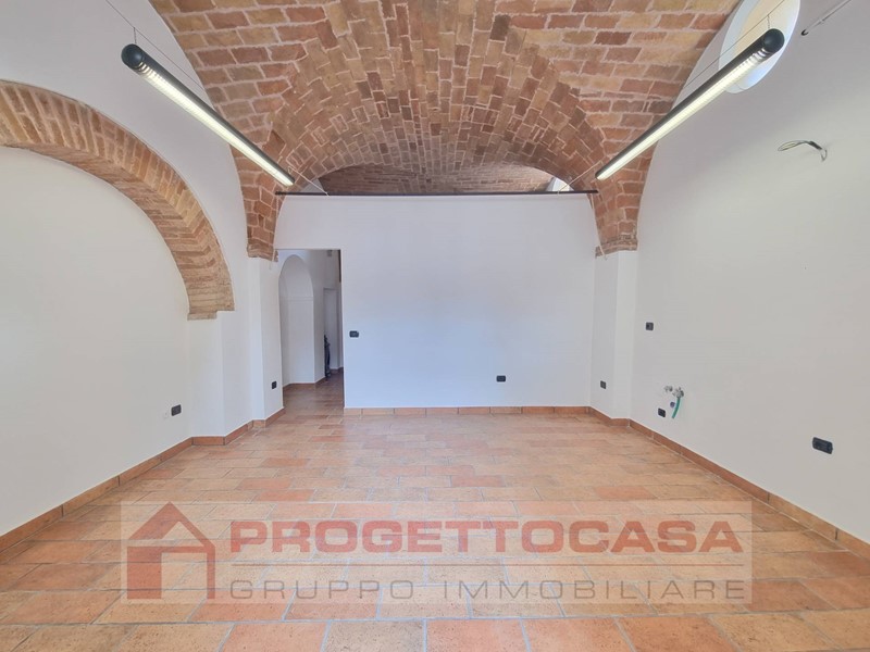 Bilocale in Vendita a Ascoli Piceno, 78'000€, 46 m²