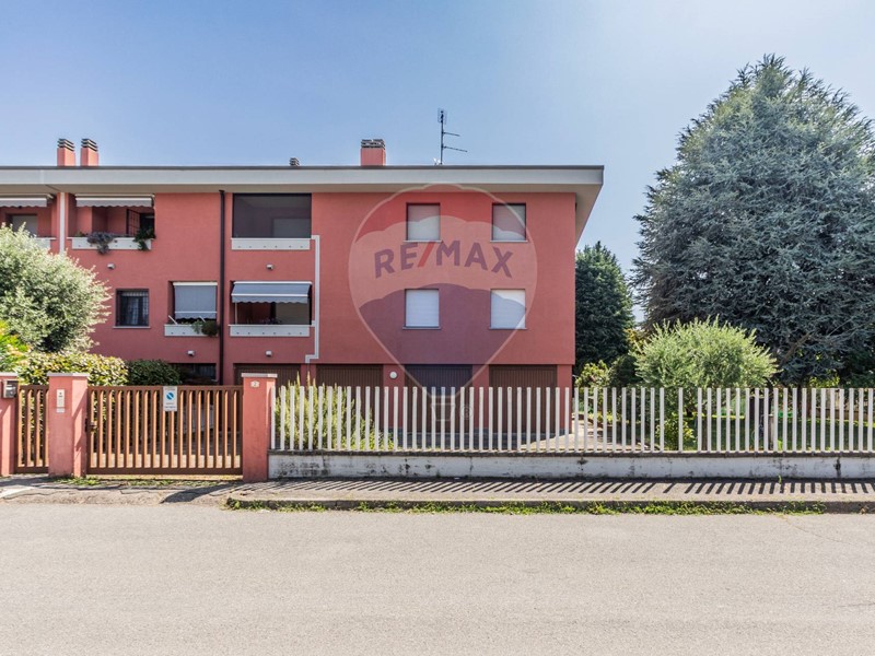 Trilocale in Vendita a Vittuone, 170'000€, 72 m²