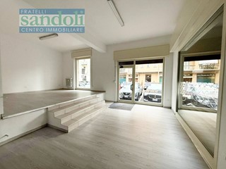 Ufficio in Affitto a Vercelli, 700€, 70 m²
