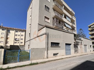 Immobile commerciale in Vendita a Sassari, 120'000€, 125 m²