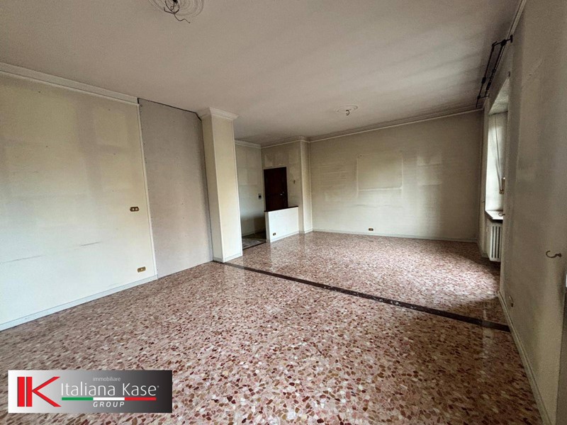 Quadrilocale in Vendita a Settimo Torinese, 115'000&euro;, 110 m²