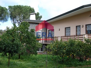 Villa in Vendita a Roma, 980'000€, 380 m²