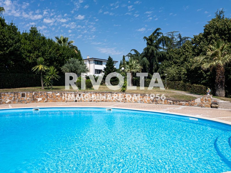 Villa in Vendita a Roma, 1'250'000&euro;, 420 m²