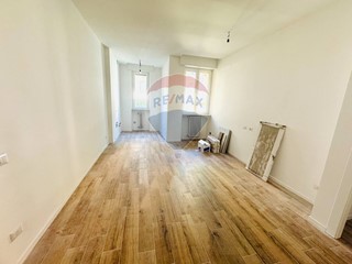 Trilocale in Vendita a Pavia, 375'000€, 90 m²