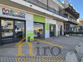 Immobile commerciale in Vendita a Pescara, 520'000€, 330 m²