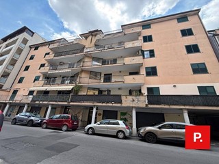 Appartamento in Vendita a Caserta, 245'000€, 140 m²