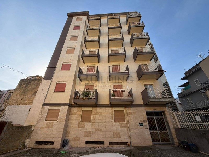 Appartamento in Vendita a Castelvetrano, 69'000&euro;, 140 m²