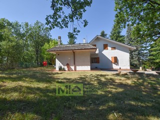 Villa in Vendita a Force, 225'000€, 390 m²
