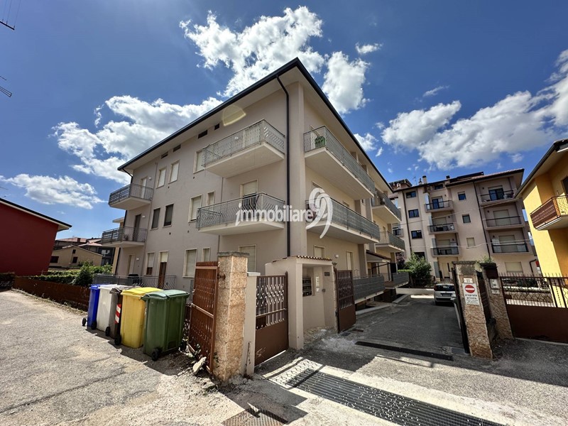 Trilocale in Vendita a L'Aquila, 79'000&euro;, 71 m²