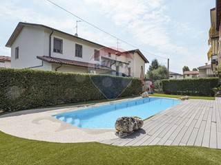 Villa in Vendita a Levate, 900'000€, 510 m²