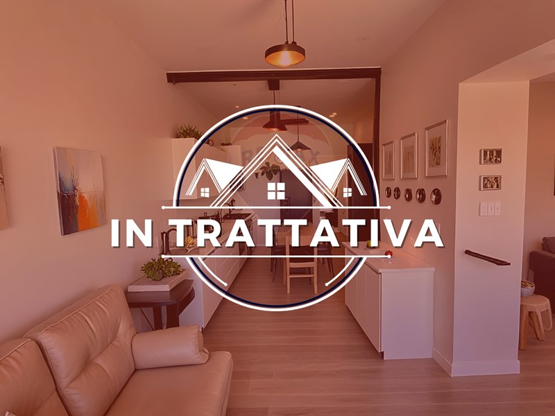 Casa Semi Indipendente in Vendita a Lozza, 85'000&euro;, 254 m²