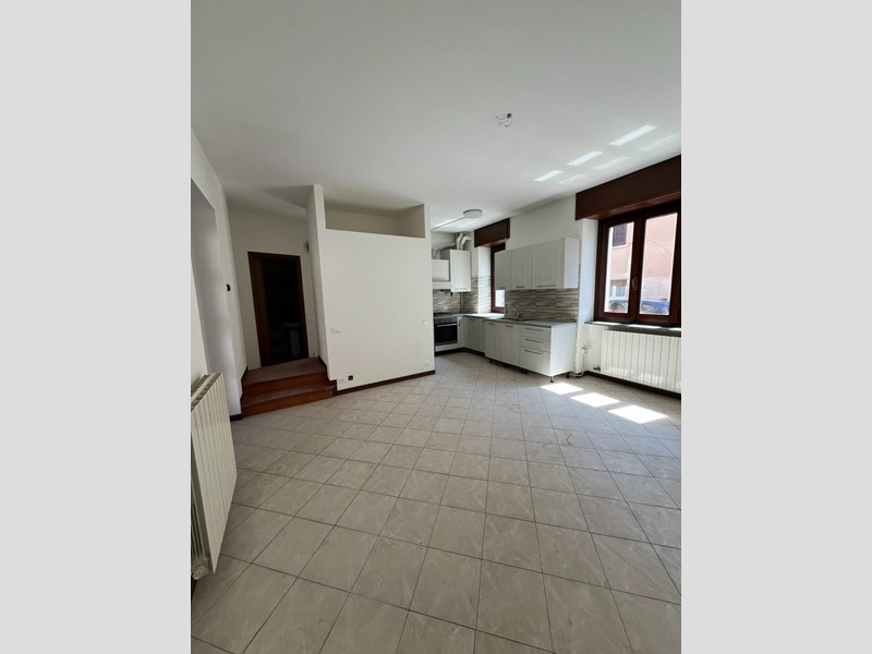 Bilocale in Vendita a Madone, 57'000€, 76 m²