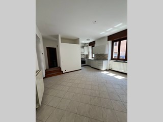 Bilocale in Vendita a Madone, 57'000€, 76 m²