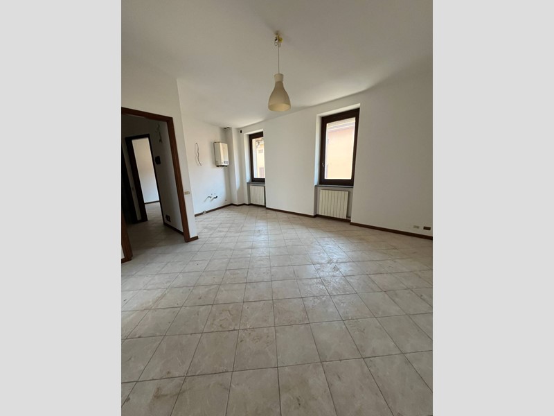 Bilocale in Vendita a Madone, 54'000€, 63 m²