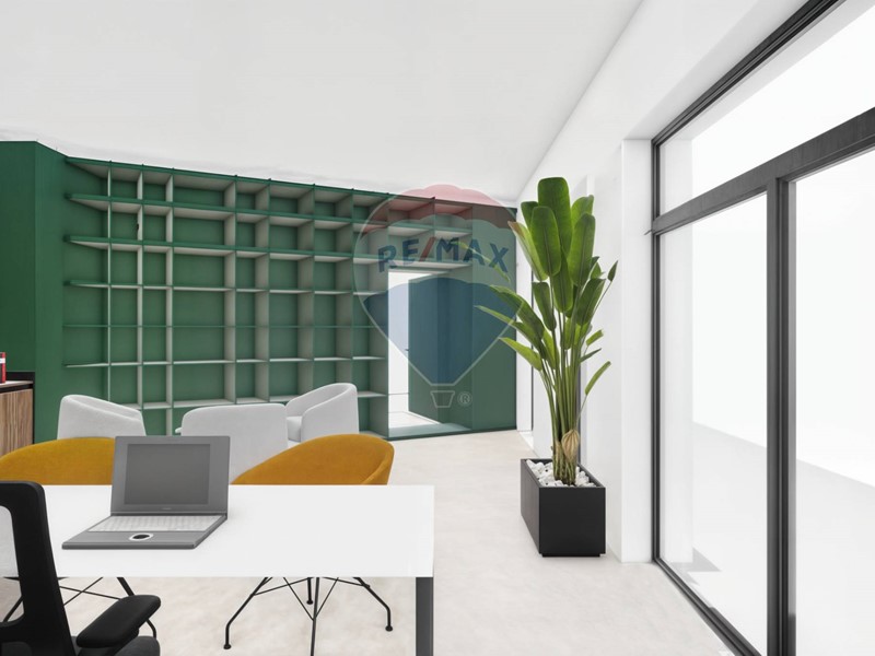 Ufficio in Vendita a Napoli, 79'000€, 54 m²