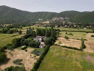 Villa in Vendita a Rocca di Botte, 490'000&euro;, 320 m², arredato