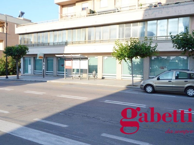 Negozio in Vendita a Olbia, 1'120'000€, 649 m²