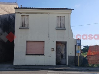 Casa Indipendente in Vendita a Zimella, 79'000€, 150 m², arredato