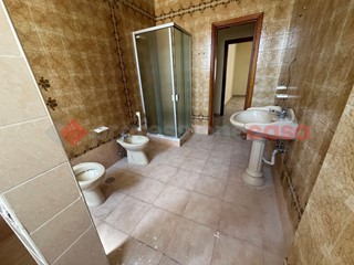 Quadrilocale in Vendita a Taranto, 75'000€, 128 m²