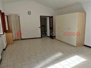 Bilocale in Affitto a Arona, 590€, 40 m², arredato