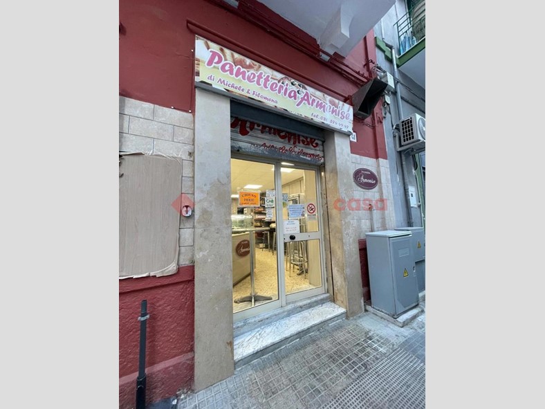 Negozio in Vendita a Bari, 225'000€, 117 m², arredato